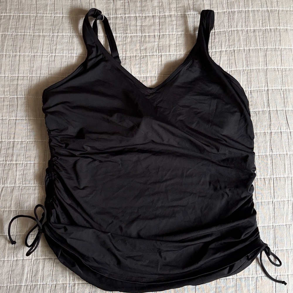 Lands' End Swim Tankini Top,
Adjustable side ties, 16DDD, never worn, underwire - Picture 4 of 5